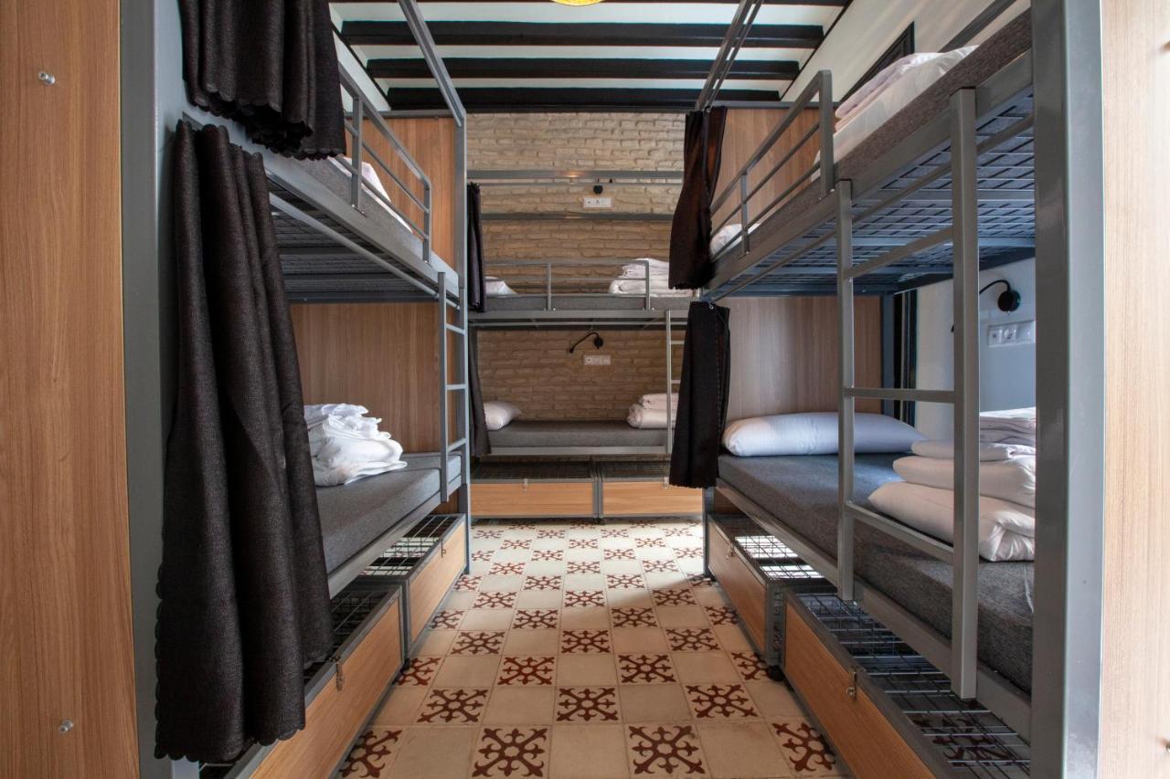 Hostel Ibarra By Bossh! Hotels Sevilla Buitenkant foto