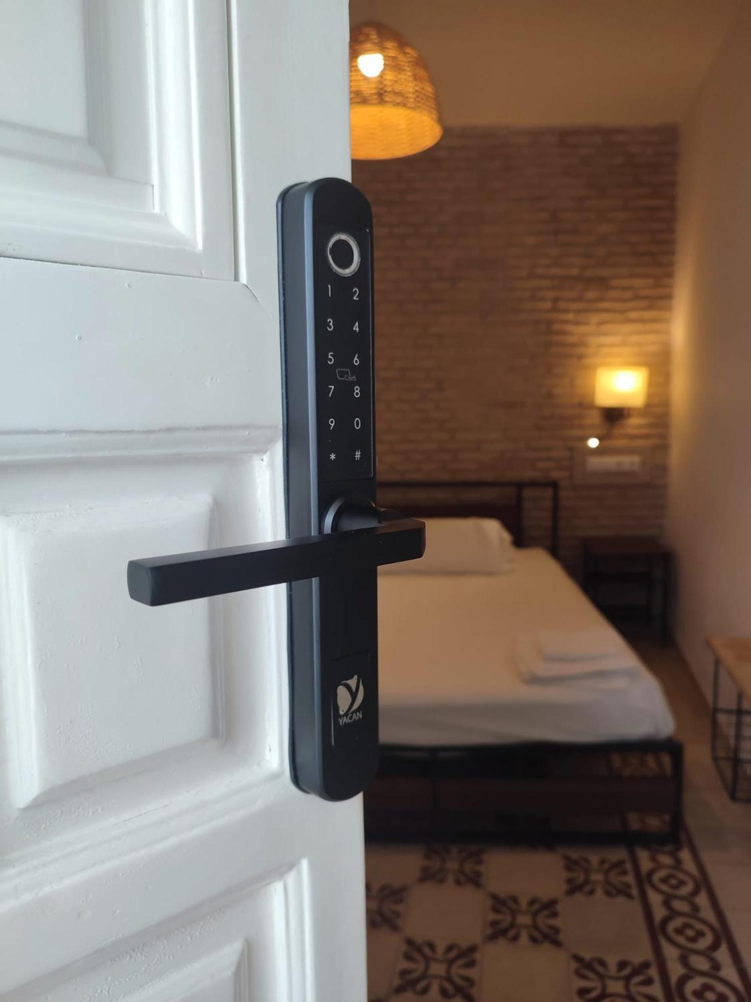 Hostel Ibarra By Bossh! Hotels Sevilla Buitenkant foto